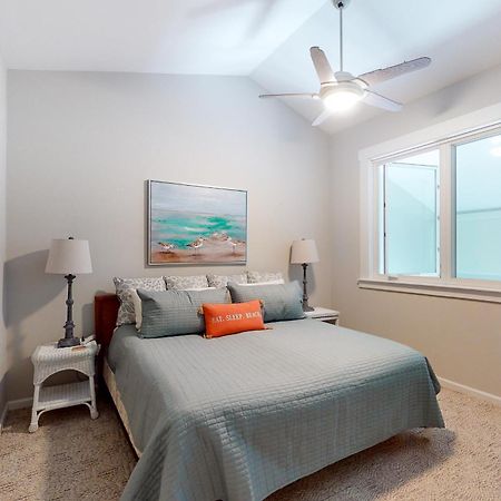 Beachwalk Pine Knoll Shores Room photo