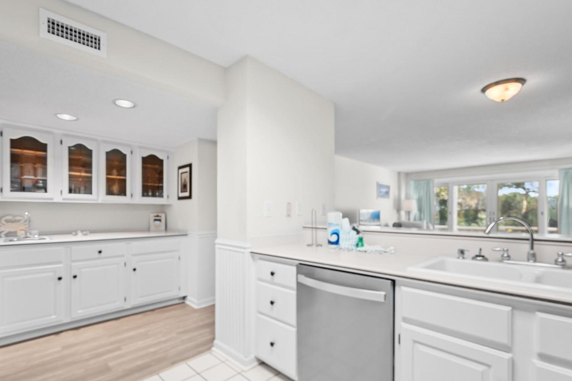 Beachwalk Pine Knoll Shores Room photo
