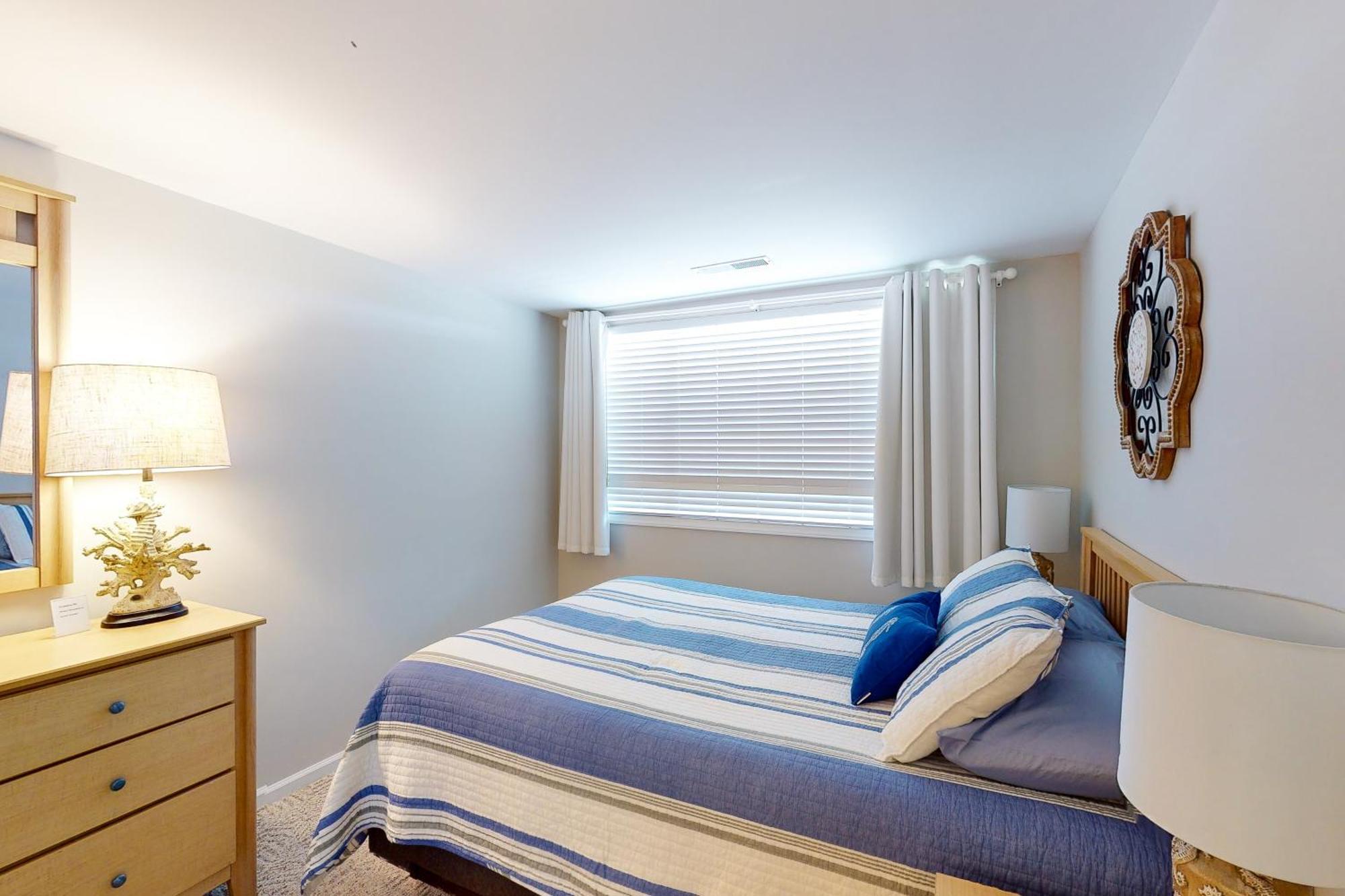 Beachwalk Pine Knoll Shores Room photo